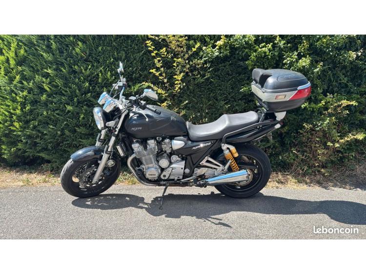 YAMAHA XJR 1300
