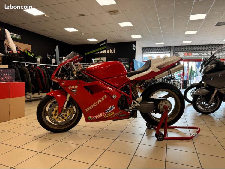 DUCATI 748 S